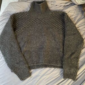 Like new Free People cozy cropped turtleneck sweater, size S